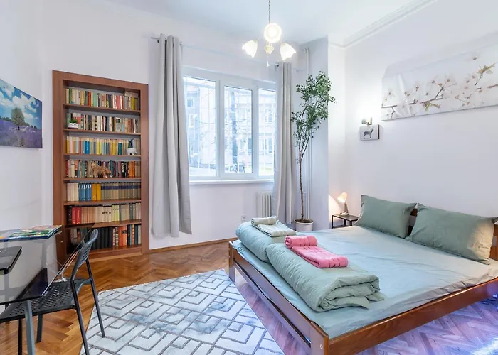 Vintage By Ndk And Vitosha Blvd With Free Secured Parking Appartamento Sofia